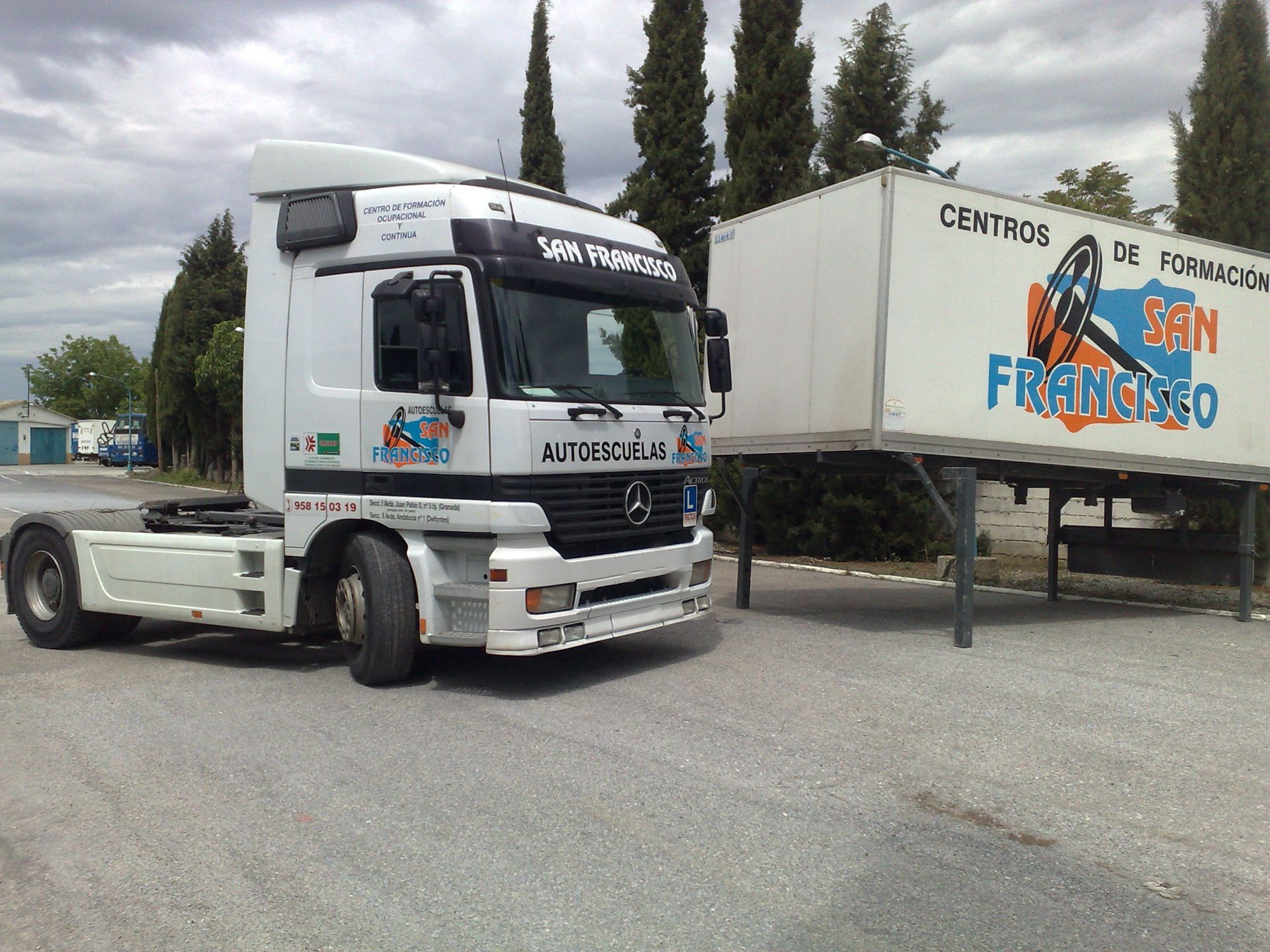 Mercancias peligrosas Granada. aUTOESCUELA EN gRANADA